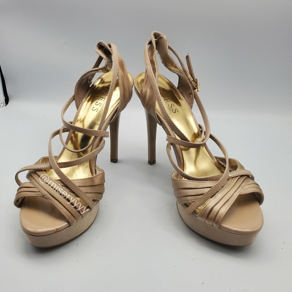 *WORN* Vintage GUESS Pumps